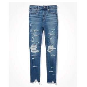 American Eagle High Rise‎ Stretch Ripped Mom Jeans, Size 6 Short